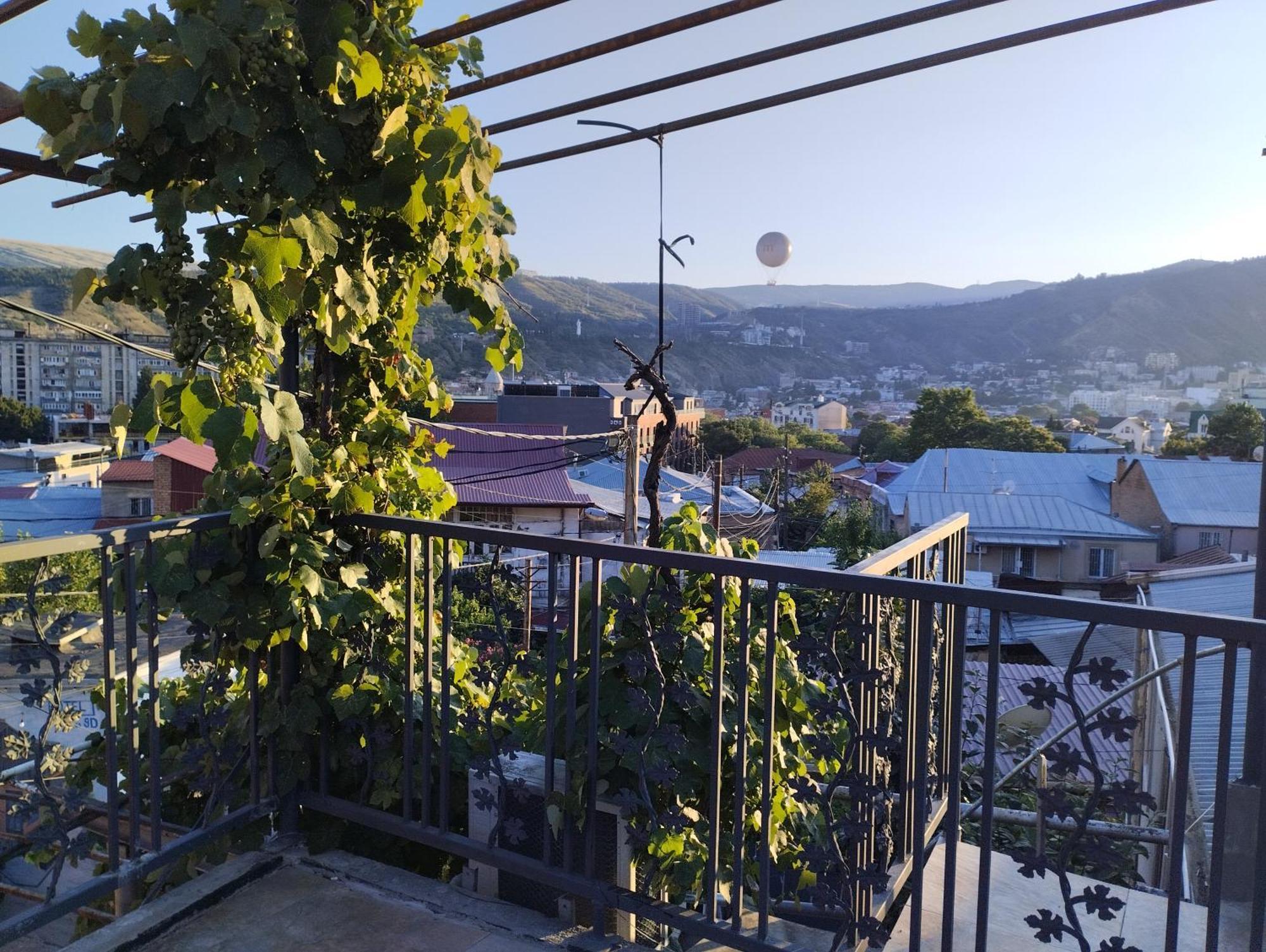 Tiflisi Guest House ภายนอก รูปภาพ
